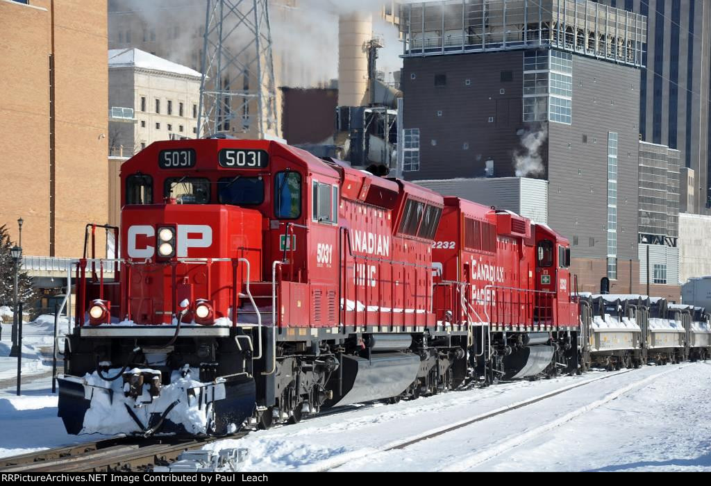 Westbound local rolls past Chestnut